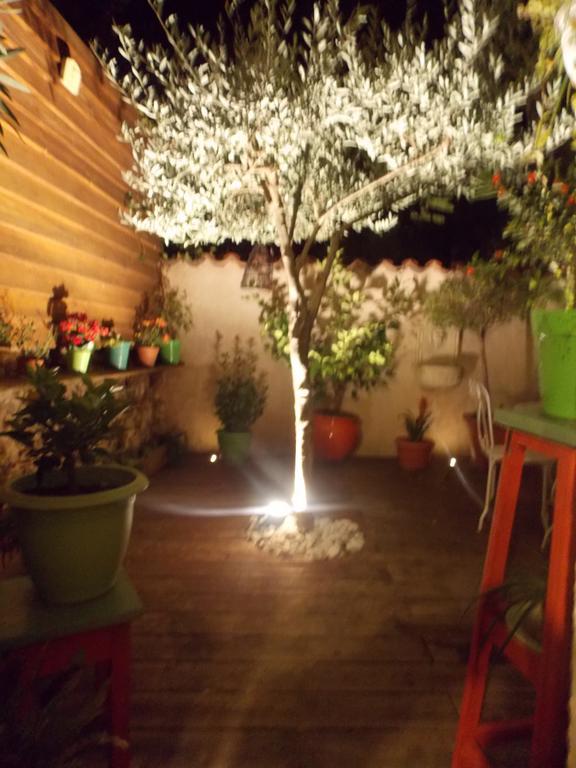 La Maison Du Bonheur Bed & Breakfast