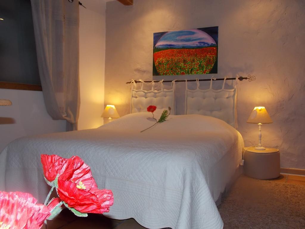 La Maison Du Bonheur Bed & Breakfast Aups