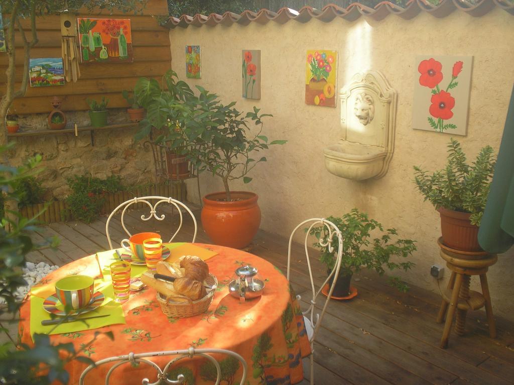 La Maison Du Bonheur Bed & Breakfast